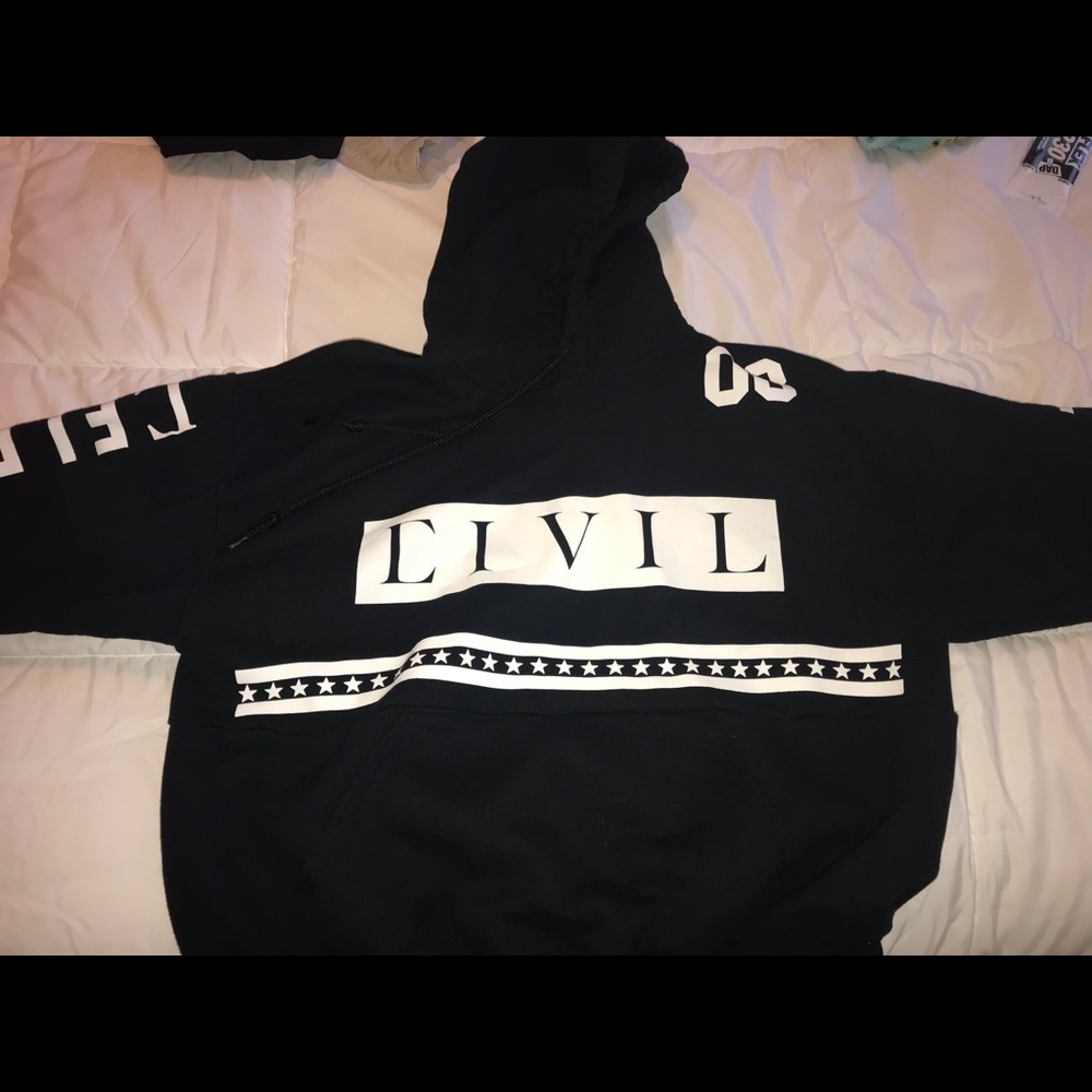 sweatshirt